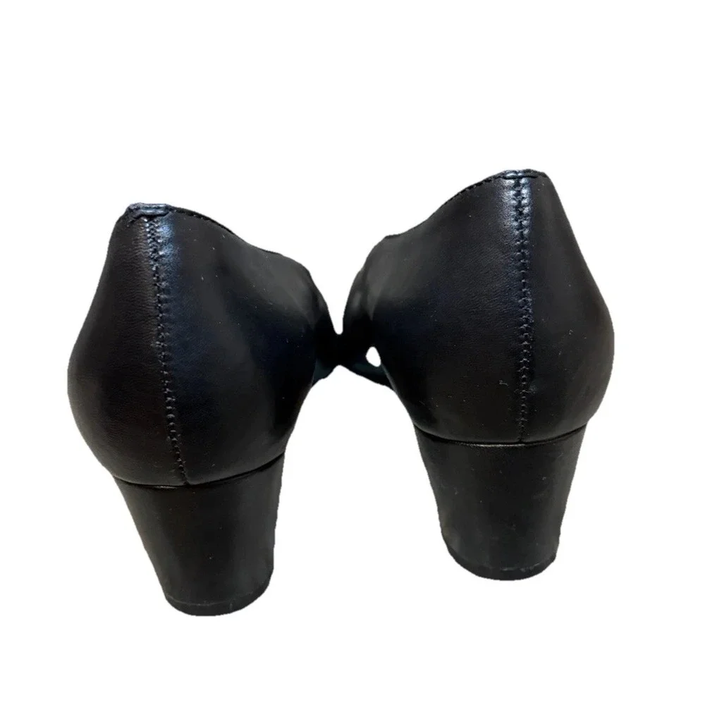 Trotter Black Leather Jamie Pump 2
